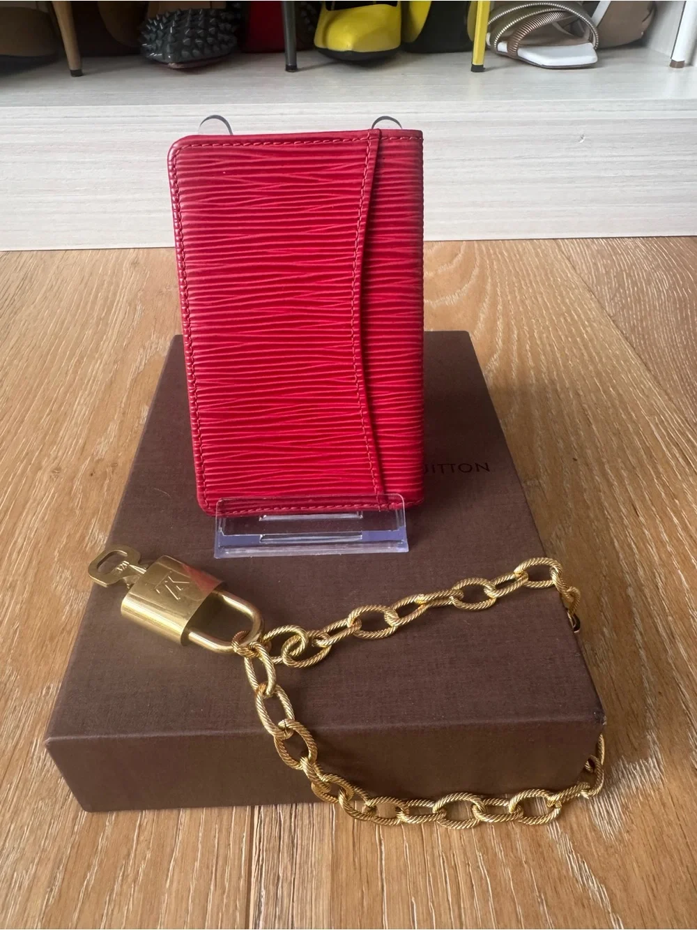 LV Red Textured Leather Card Holder - Picture 2 of 6